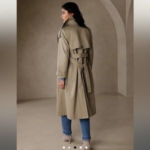Banana Republic Classic Twill Trench Coat NWT XS oversized sits a small